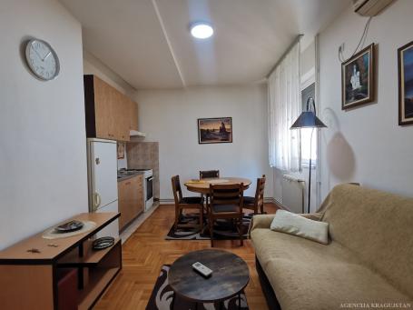 Izdavanje, Stan, 40m2 , Centar