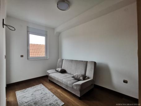 Izdavanje, Stan, 45m2 , Kragujevac