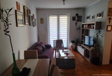 Prodaja, Stan, 100m2 , Centar