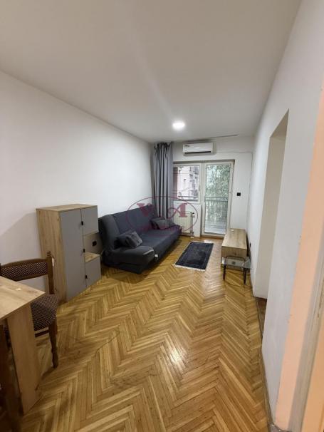 Novi Sad, Rotkvarija, dvosoban stan sa odvojenom kuhinjom