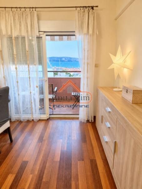KAŠTEL GOMILICA - DVOETAŽAN KOMFORAN 3-S STAN POGLED NA MORE