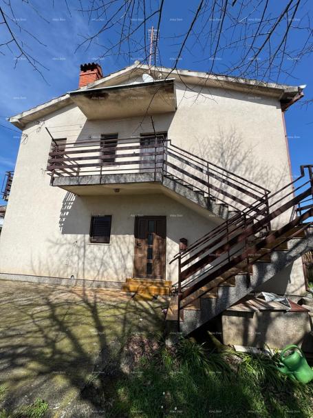 Kuća Kuća u centru Marčane s 2 stana, konobom i radionom