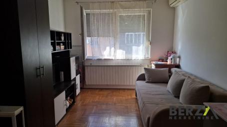 NAMEŠTENA GARSONJERA NA BULEVARU EVROPE