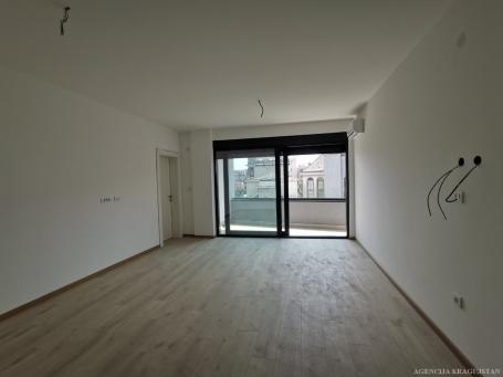 Prodaja, Stan, 69m2 , Centar