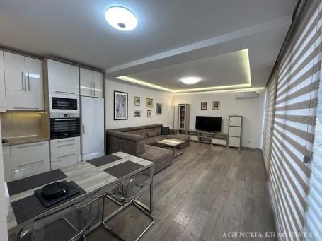 Prodaja, Stan, 80m2 , Kragujevac