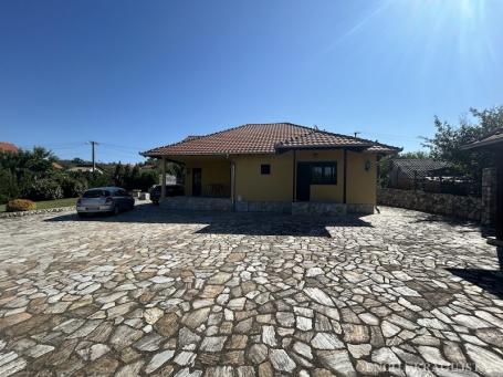 Prodaja, Kuća, 135m2 , Batočina