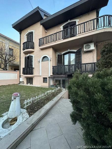 Prodaja, Kuća, 250m2 , Sušica