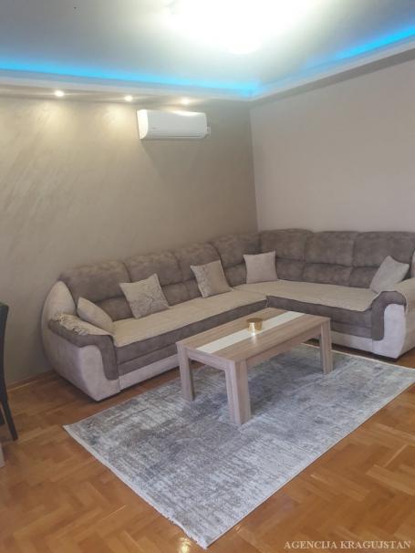 Izdavanje, Stan, 51m2 , Centar