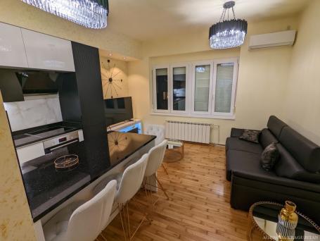 Izdavanje, Stan, 40m2 , Savski Venac