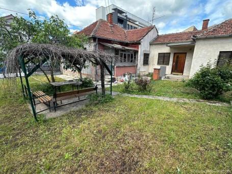 Izdavanje, Kuća, 115m2 , Centar