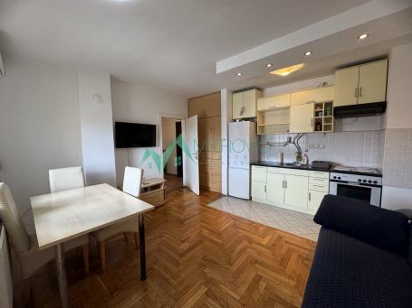 Izdavanje, Stan, 45m2 , Grbavica - Telep