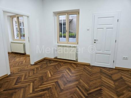 Pesacka zona, kancelarije 60m2, EG, renoviran