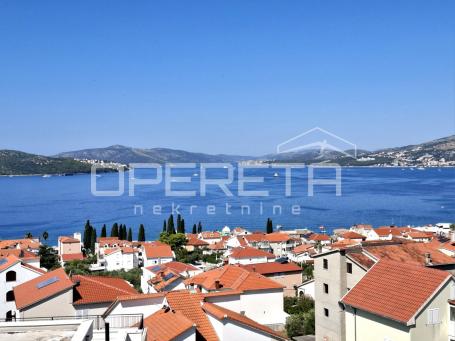 Odličan penthouse s panoramskim pogledom – Okrug Gornji/Čiovo
