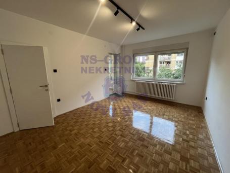 Odlican dvosoban stan na Novoj Detelinari 
