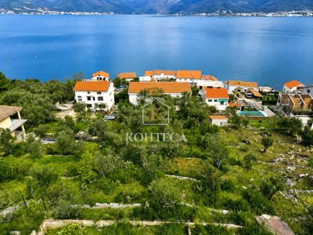 Odličan, urbanizovan plac sa pogledom na more - Krašići, Tivat