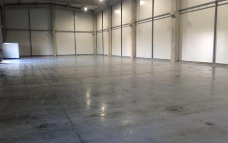 ZEMUN NOVOSADSKI AUTOPUT 1500m2 , 7500e