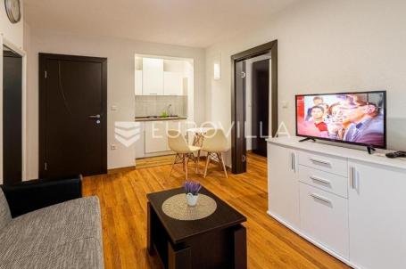 Plitvička Jezera, Rudanovac, kuća 350 m², novouređena s 10 apartmana