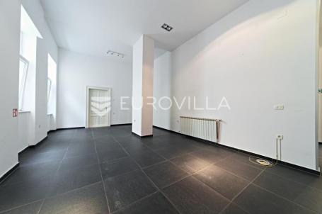 Osijek, Centar grada, iznajmljuje se poslovni prostor u secescijskoj zgradi, 200 m²