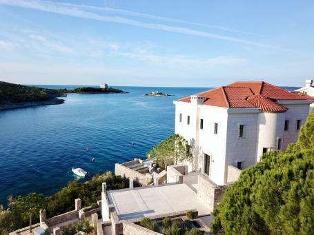 Villa Mirista