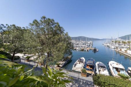 Waterfront 2bdr Apartment Tara
