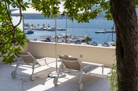 Exclusive Waterfront 3 bedroom Penthouse Baia