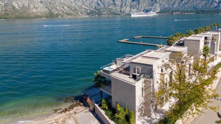 Luxury Bayfront 3 bedroom Villa