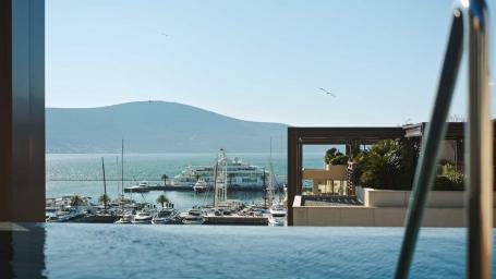 Exclusive 4 bedroom Elena Penthouse