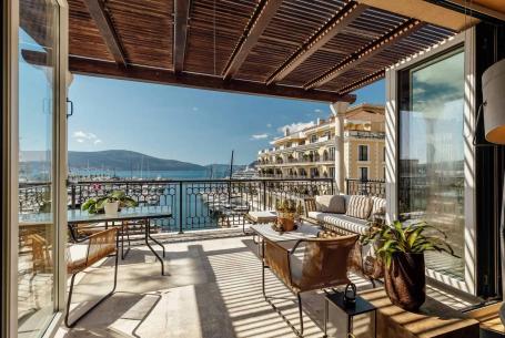 Waterfront Penthouse Tara, Porto Montenegro