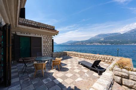 Authentic Waterfront Stone Villa, Rose