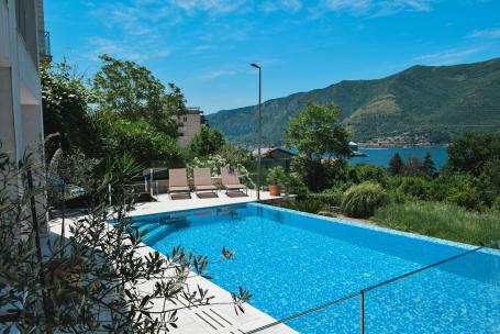 Luxury Family 6 bedroom Villa Dobrota