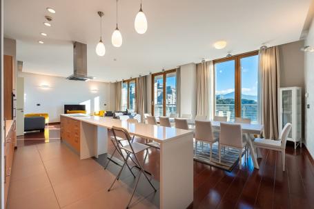 Capital Plaza Three-bedroom Apartment