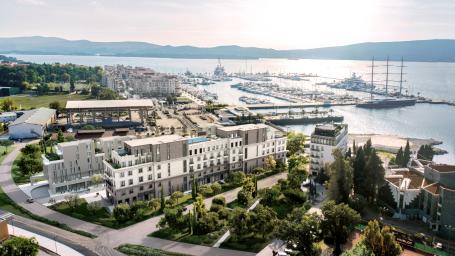 Contemporary One-bedroom Apartment Tivat