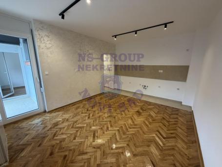 Jednoiposoban kompletno renoviran na Novom Naselju - Savina