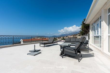 Exclusive villa with panoramic sea view