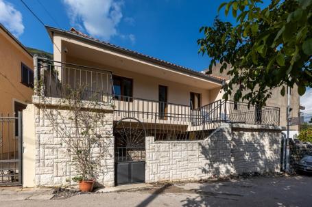 Prodaja, Kuća, 170m2 , Kotor