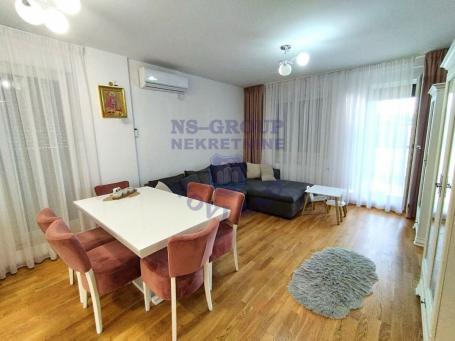 Namešten, trosoban stan, parking, ostava, prelepa velika terasa! Tatarsko brdo!