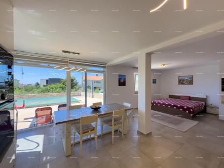 Wohnung Wir verkaufen eine Wohnung im Erdgeschoss mit eigenem Pool. Medulin