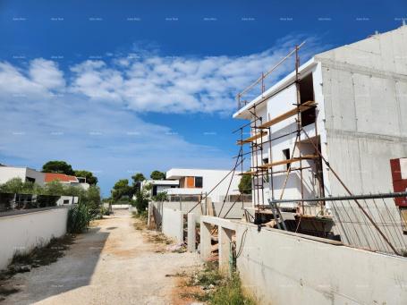 Haus Fažana! Doppelhaushälfte mit Garage in unmittelbarer Nähe zum Meer und zu den Stränden!