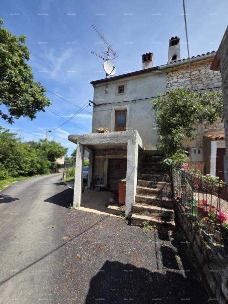Haus Verkauf eines renovierungsbedürftigen Hauses mit Baugrundstück in der Nähe von Poreč, Žbandaj!