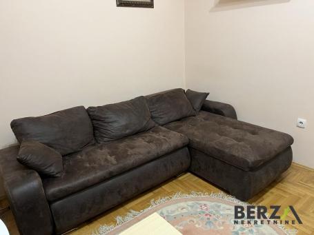 NAMEŠTEN JEDNOIPOSOBAN STAN NA BULEVARU EVROPE