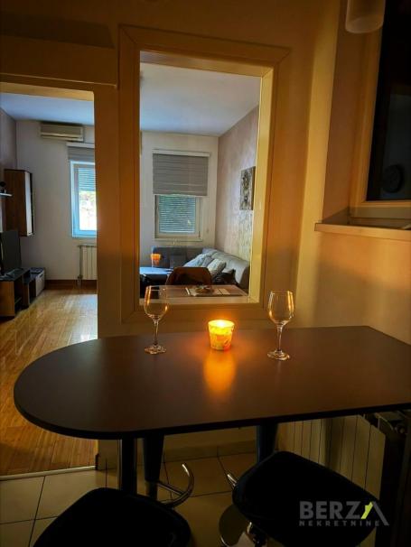  ODLIČAN DVOSOBAN STAN NA NOVOJ DETELINARI