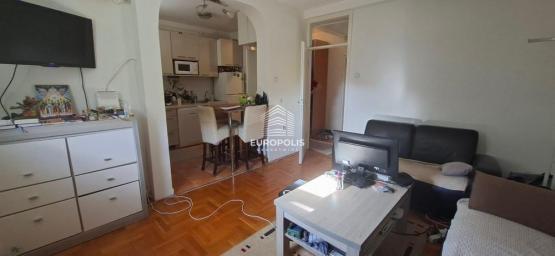 Uknjižen 2.5 stan, odmah useljiv, kod TC Stankom ID#9527