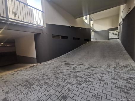 Izdavanje, Garaža, 12m2 , Centar