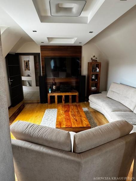 Izdavanje, Kuća, 100m2 , Kragujevac