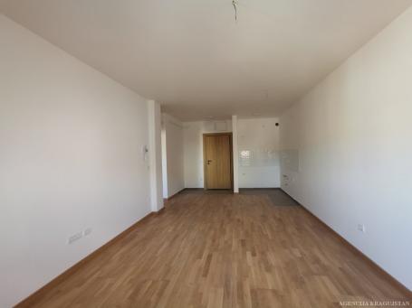Izdavanje, Stan, 49m2 , Centar
