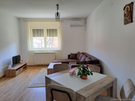 Izdavanje, Stan, 45m2 , Centar