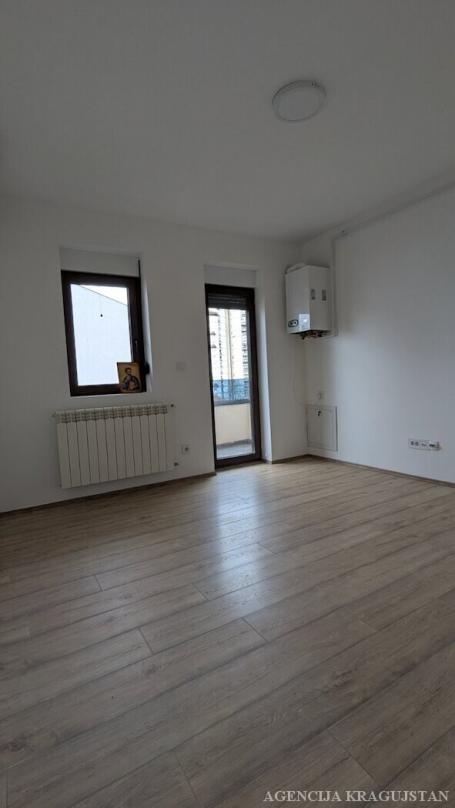 Izdavanje, Stan, 42m2 , Erdoglija