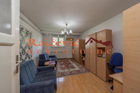 STARI GRAD CENTAR 90m2 , T ,350000e