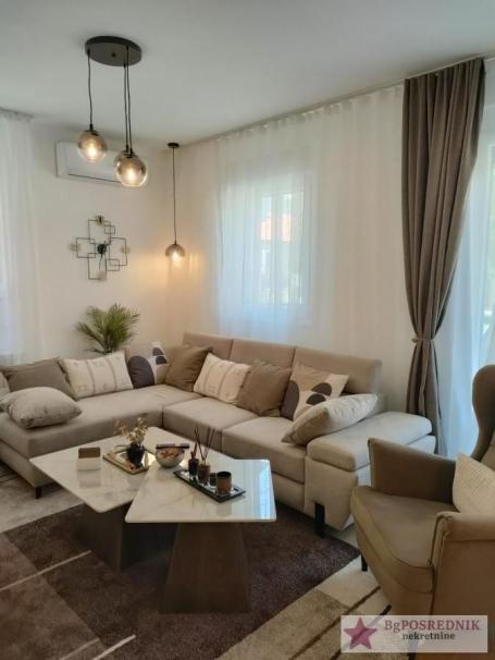 Voždovac. Lekino brdo, Braće Kovač, 53m2