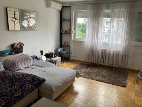 Novi Železnik, 56m2 + 4m2